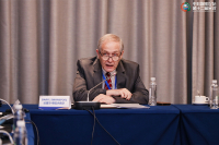 Swanepoel speaks at Think Tank forum.jpg