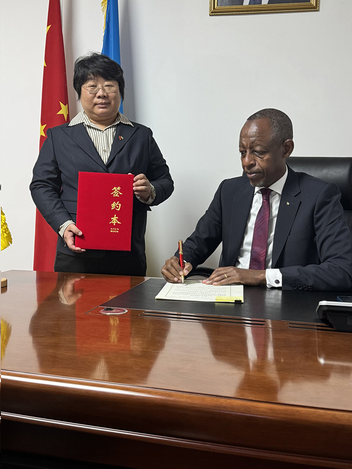 Signing.jpg