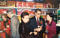 在自己的保健品王国.jpg